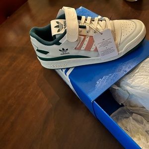 - Adidas Forum 84 Pink and Green Sneakers Size 9 women’s